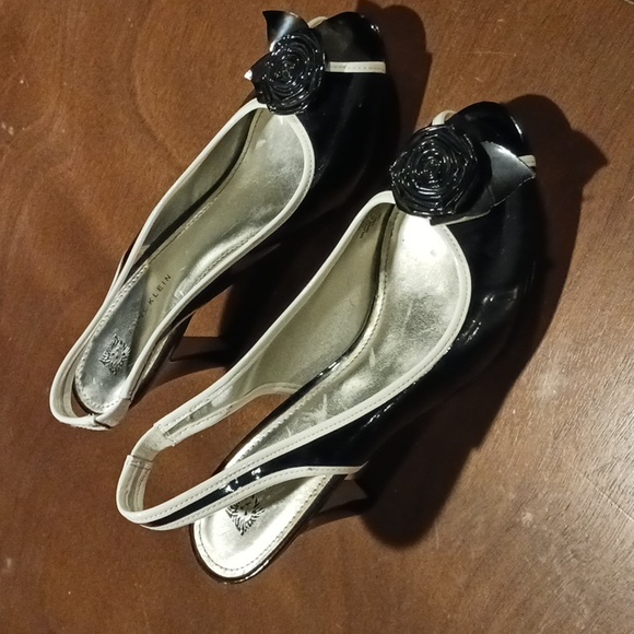 Impressive Black and White Open Toe Slingbacks Heels by Anne Klein  Size 10M - Picture 2 of 11